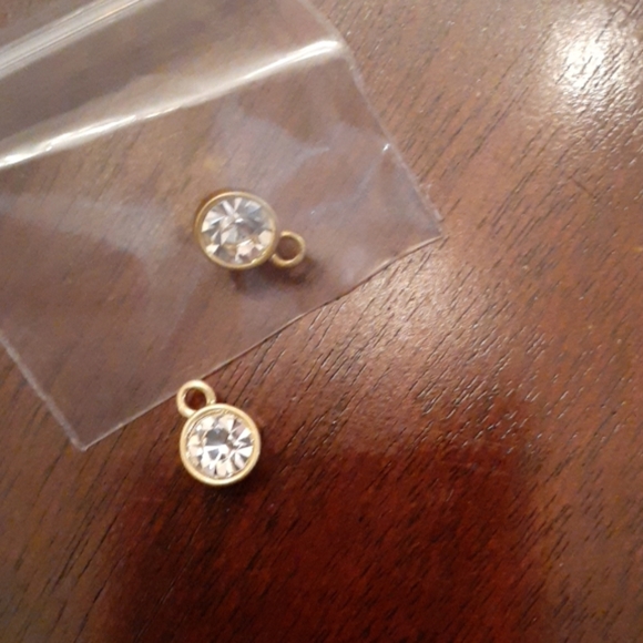 Lia Sophia Earrings - Picture 3 of 4